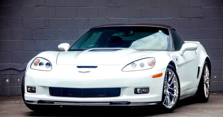 Najlepšie autá s motorom V8